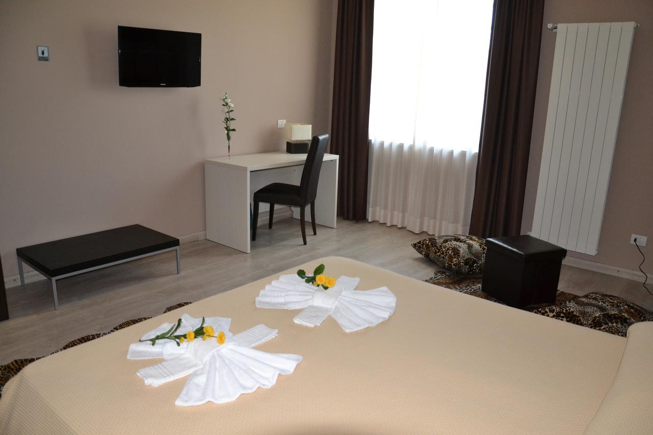 Fly In The World B&B Fiumicino Extérieur photo